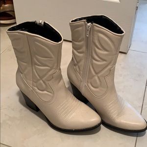 Wild fable size 6 boots
